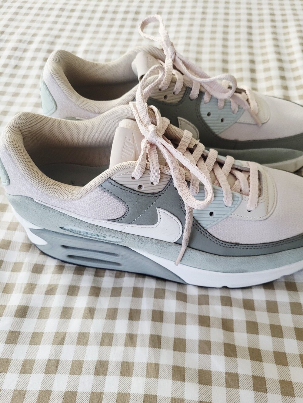 Nike Air Max 90 LV8 Sneakers, Sanddrift And Jade Horizon Colorway, Women's 9.5 - Picture 6 of 12